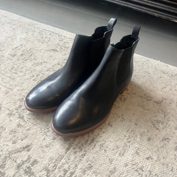 Clarks genuine leather chelsea boots - Picture 1 of 6